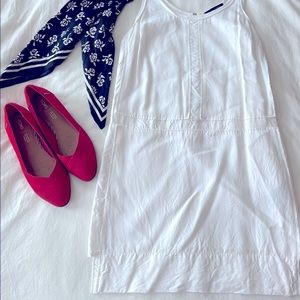 Banana republic white lined shift mini dress size 4.